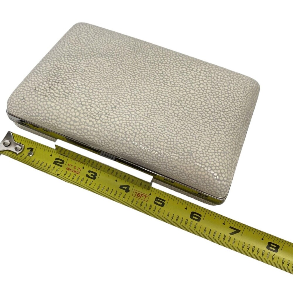 Vince Camuto Small Clutch Handbag Style VC-LUV-MN Group Stingry Color (READ) - Picture 6 of 9